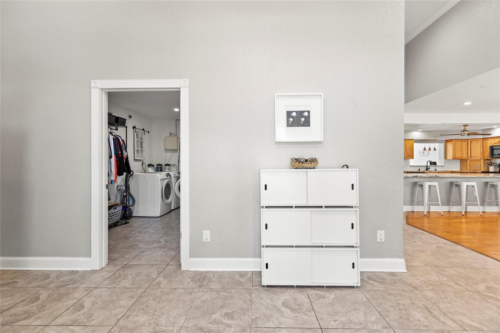 5657 OCEANIC RD — photo 4