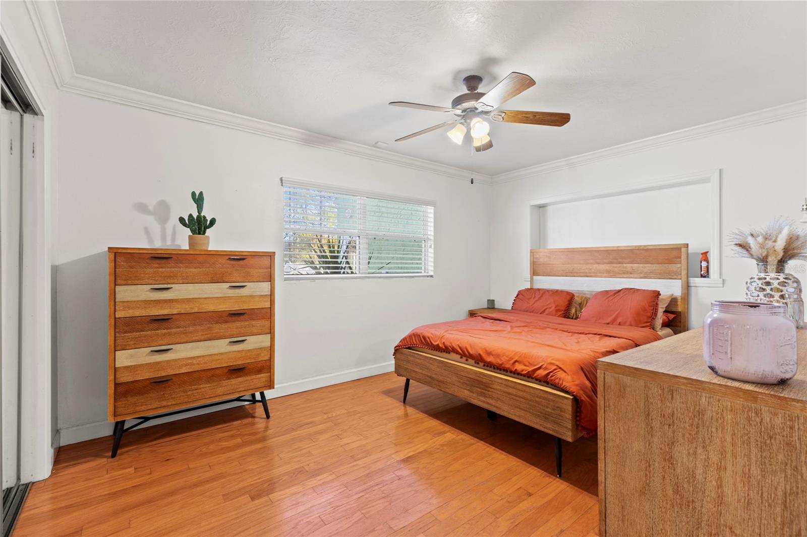 5657 OCEANIC RD — photo 23