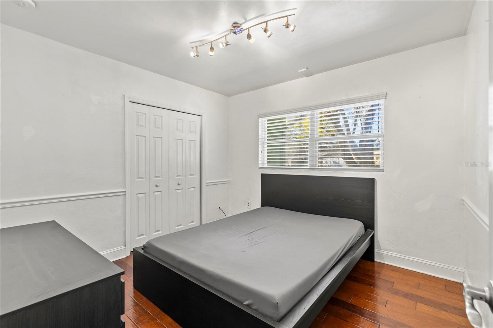 5657 OCEANIC RD — photo 24