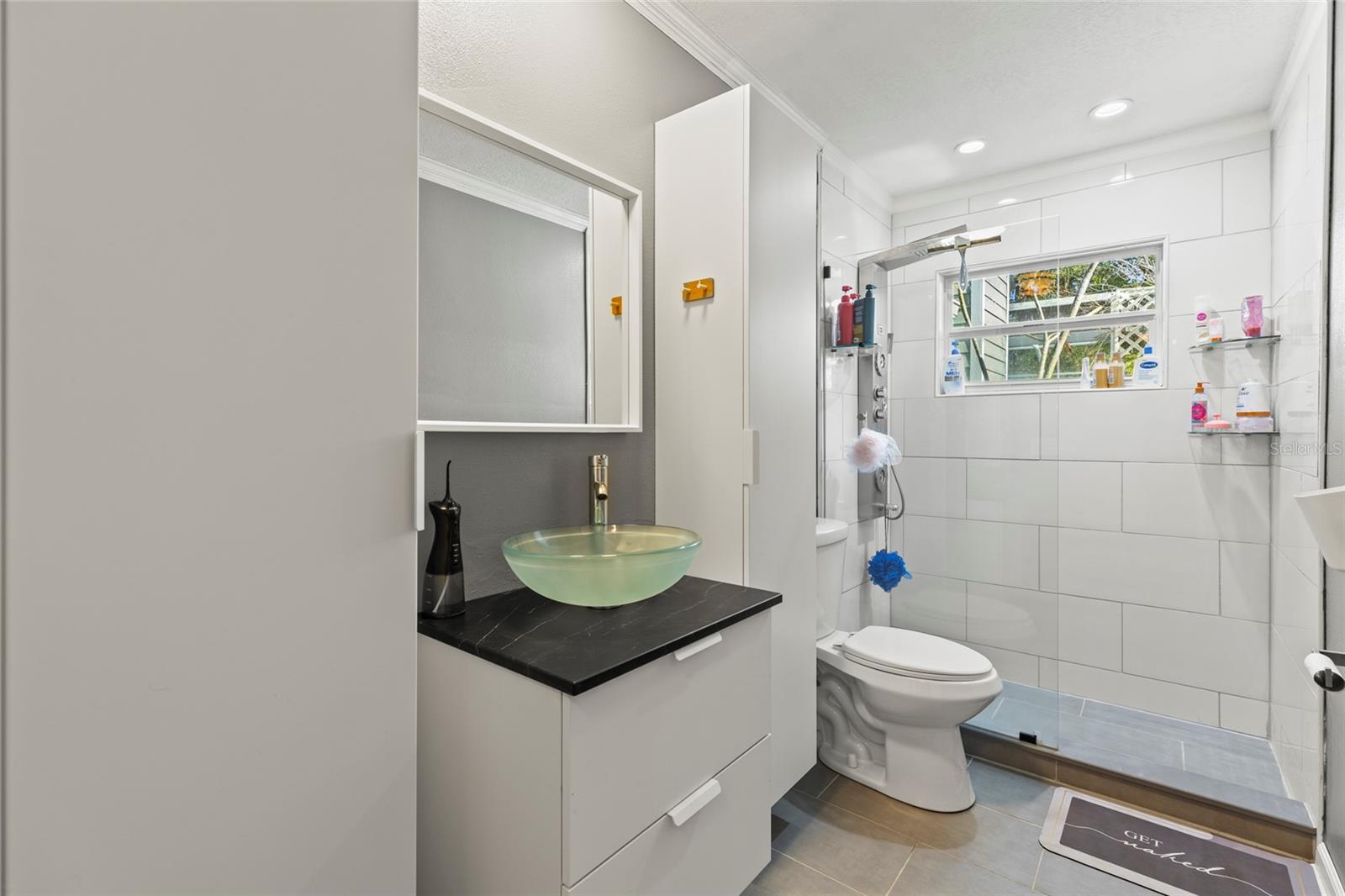 5657 OCEANIC RD — photo 21