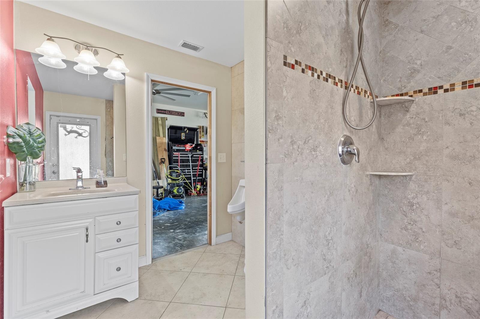 5657 OCEANIC RD — photo 35