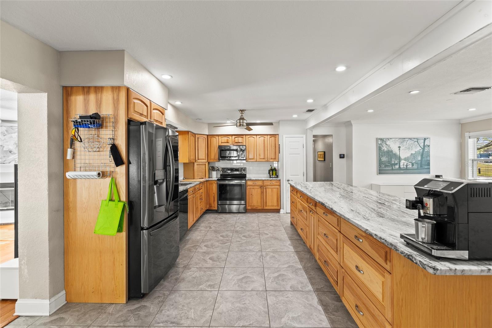 5657 OCEANIC RD — photo 11