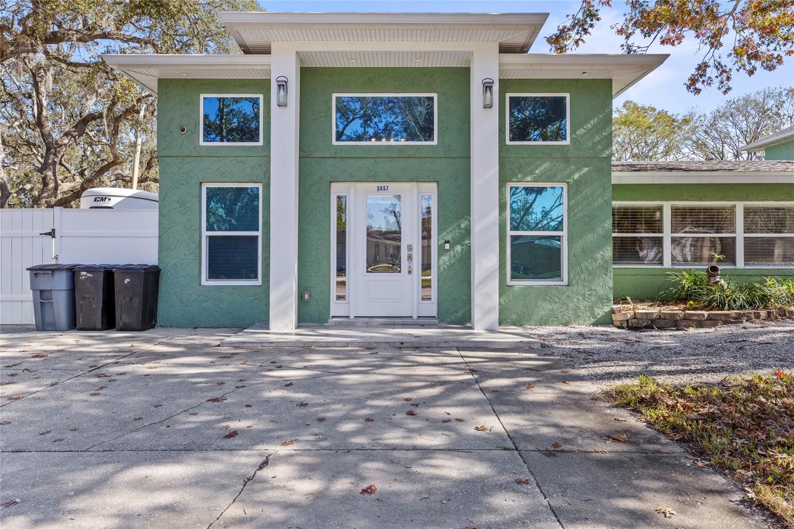 5657 OCEANIC RD — photo 3
