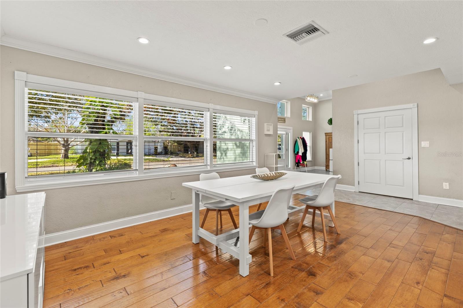 5657 OCEANIC RD — photo 8