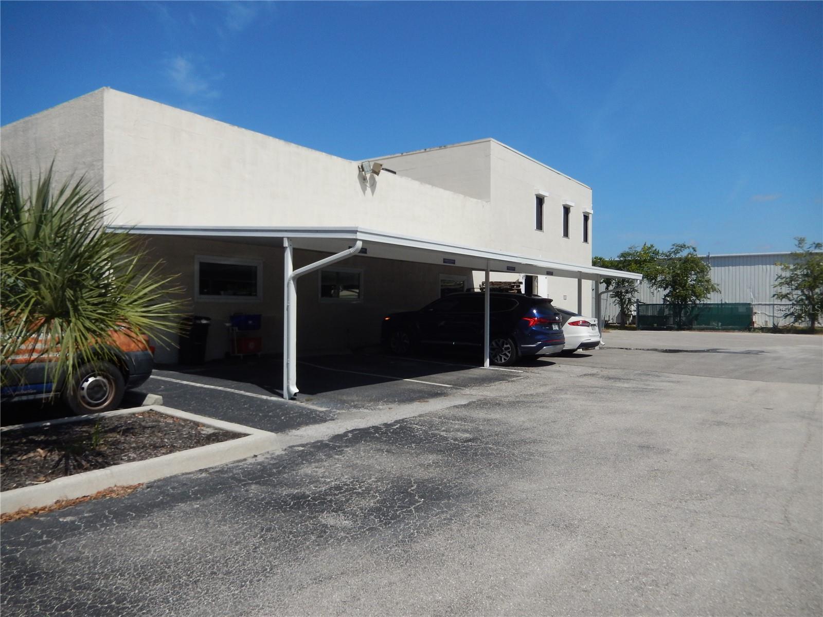 2015 CATTLEMEN RD — photo 9
