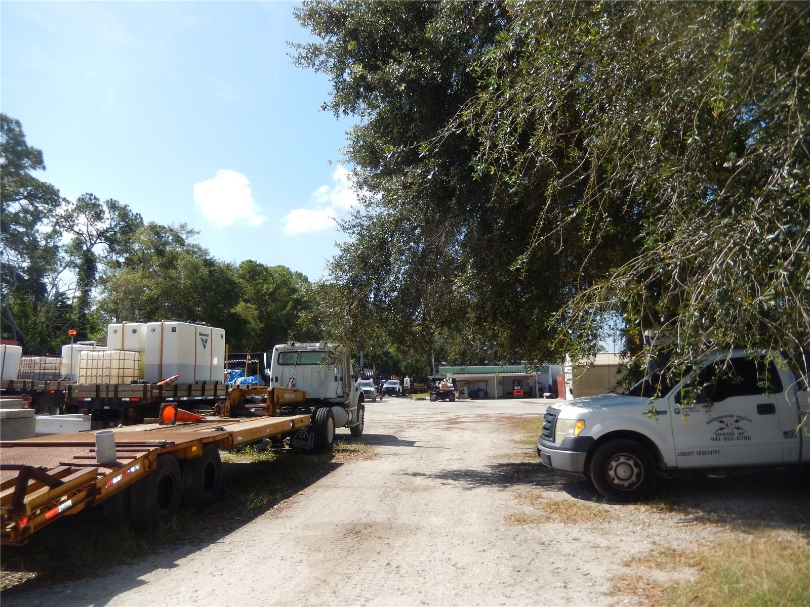 2015 CATTLEMEN RD — photo 16