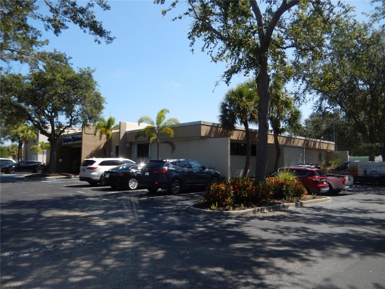 2015 CATTLEMEN RD — photo 2