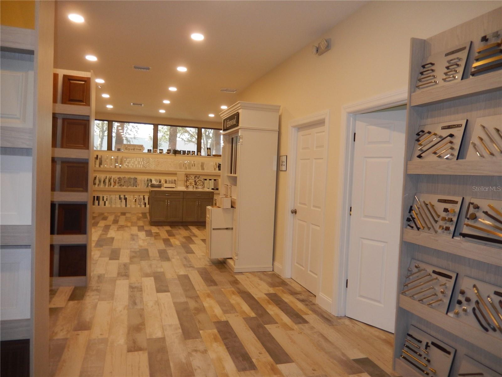 2015 CATTLEMEN RD — photo 19