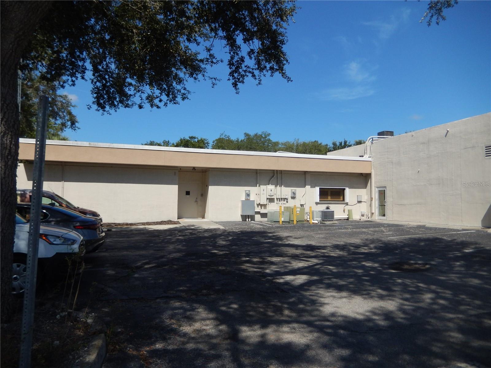 2015 CATTLEMEN RD — photo 8