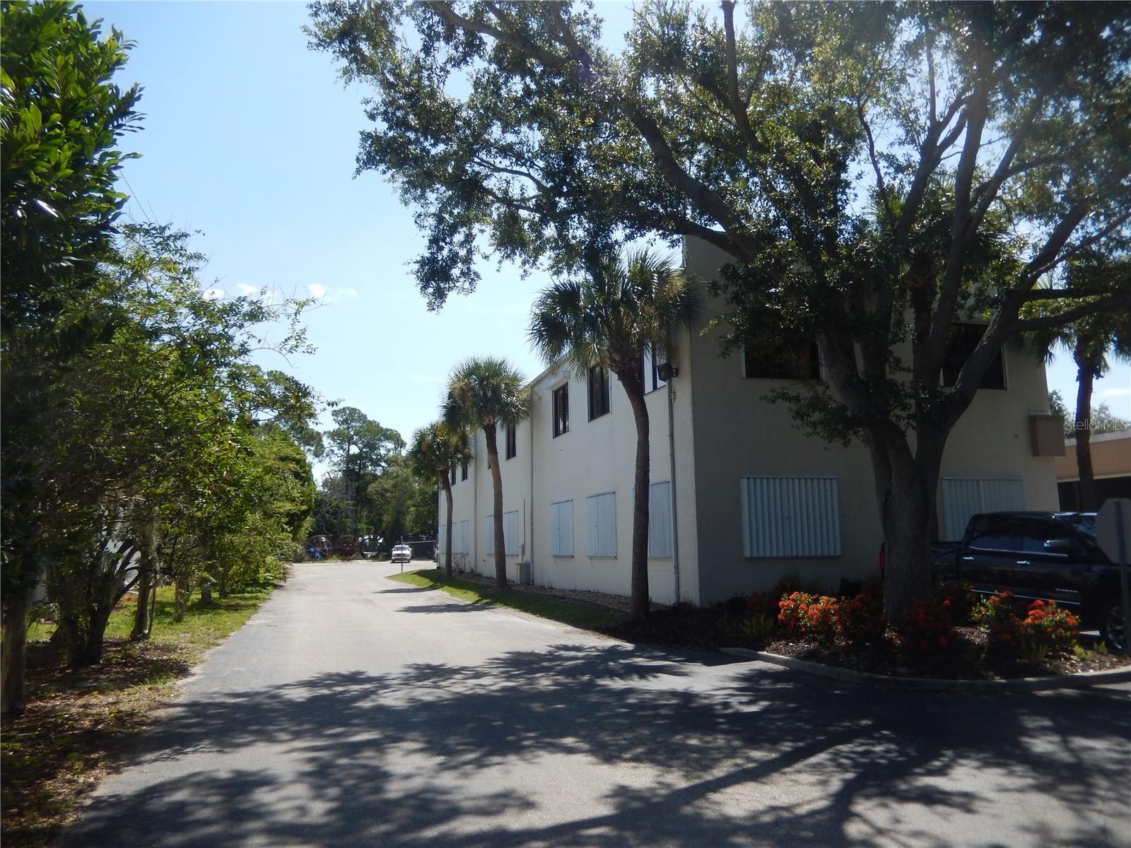 2015 CATTLEMEN RD — photo 10