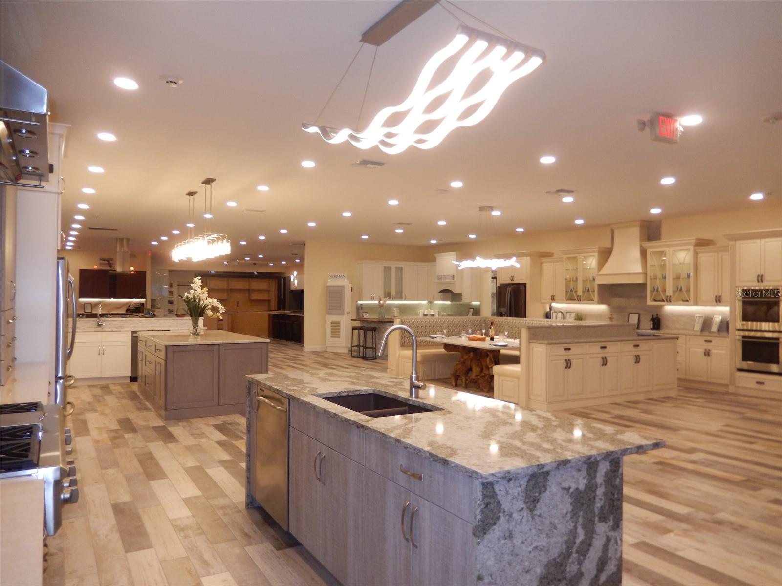 2015 CATTLEMEN RD — photo 21