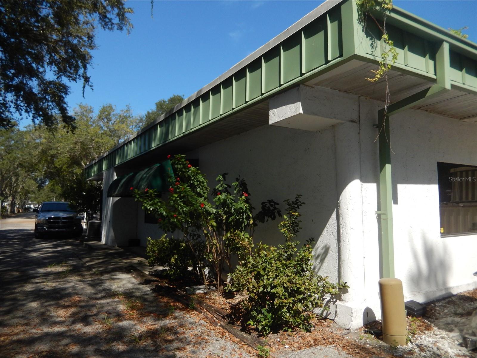 2015 CATTLEMEN RD — photo 14