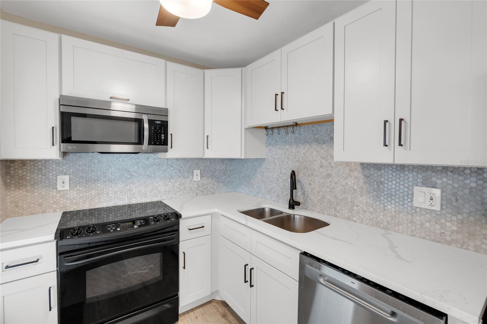 5996 HIBISCUS DR #6 — photo 7