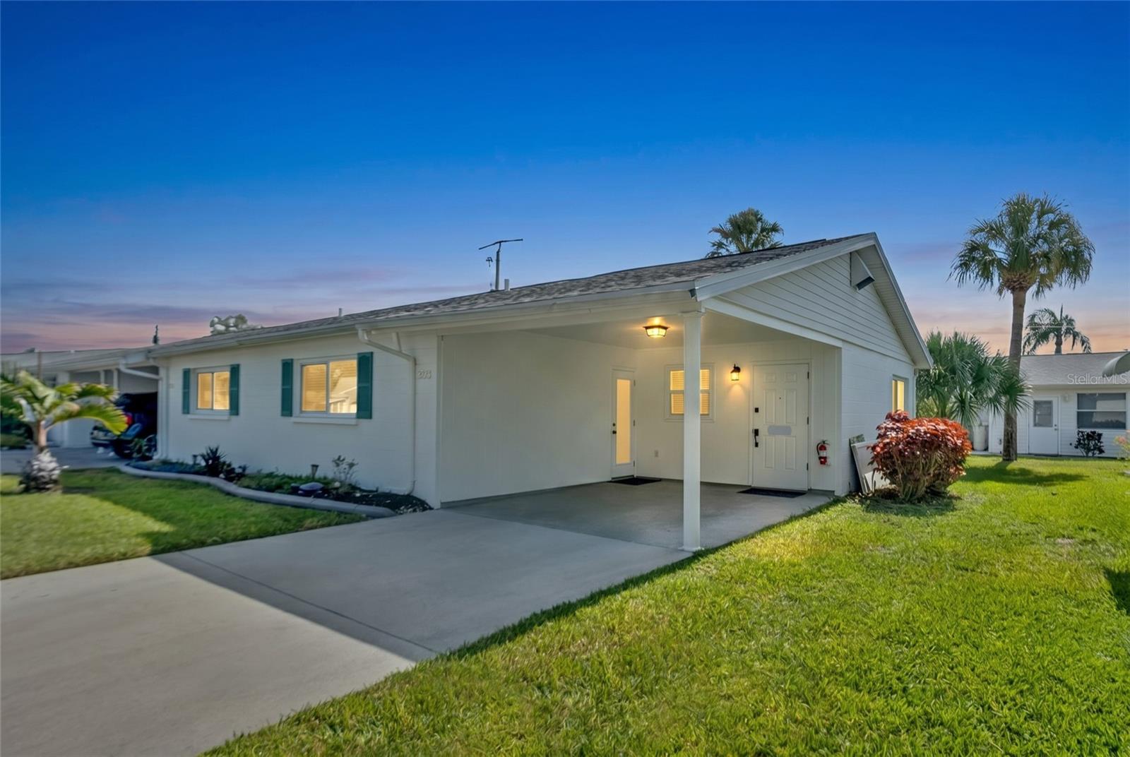 5996 HIBISCUS DR #6 — photo 4