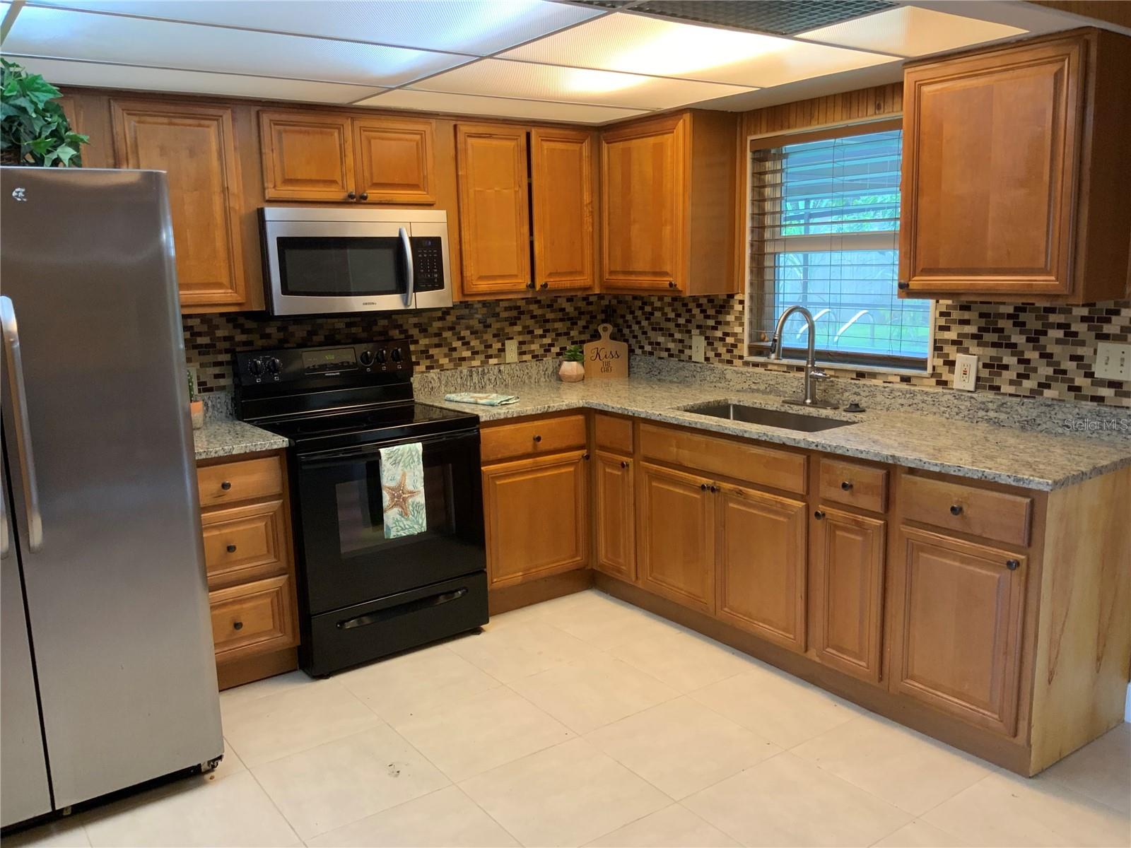 4011 WESTMINSTER DR — photo 7