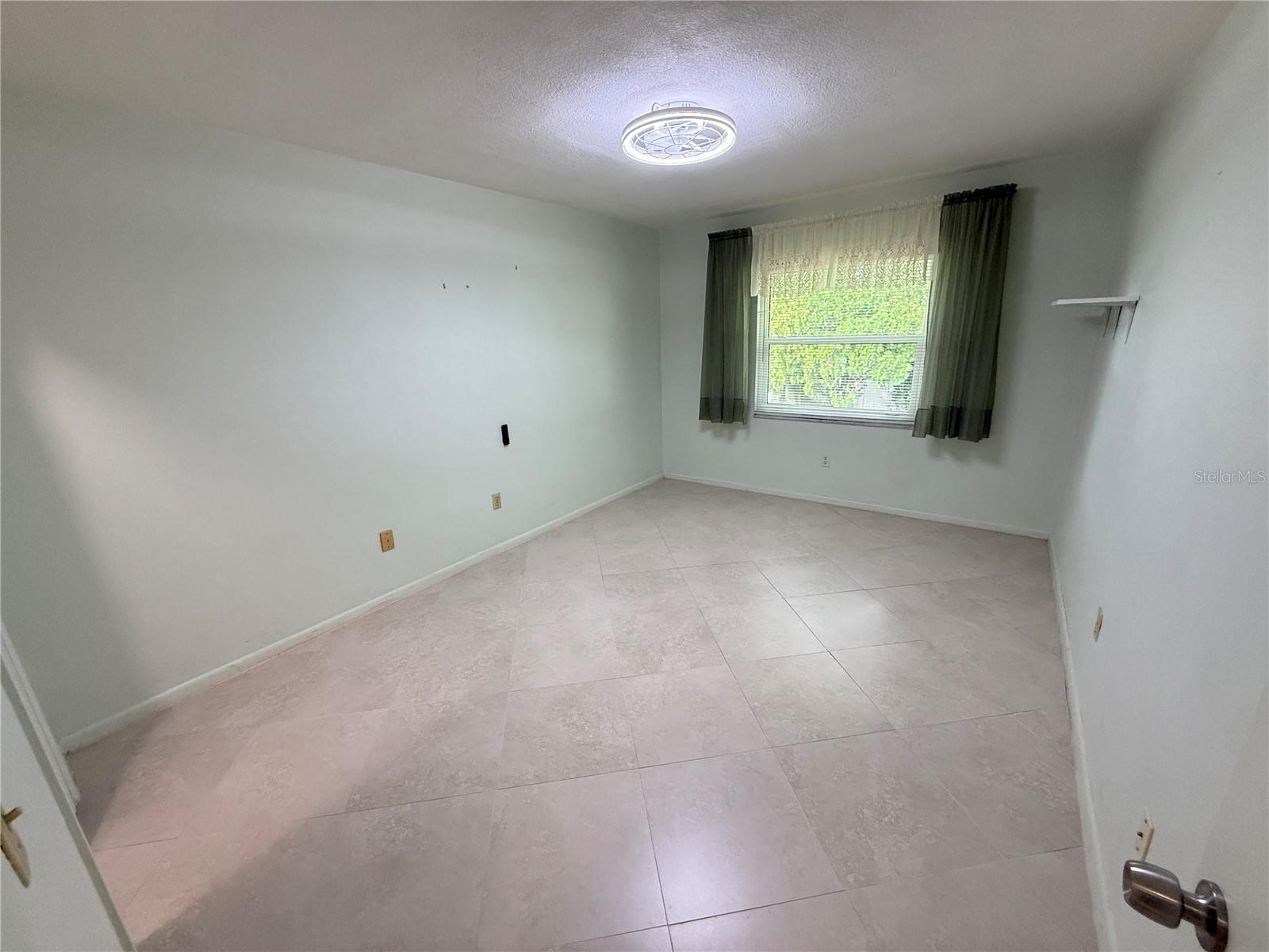 1411 NORMANDY PARK DR #4 — photo 8