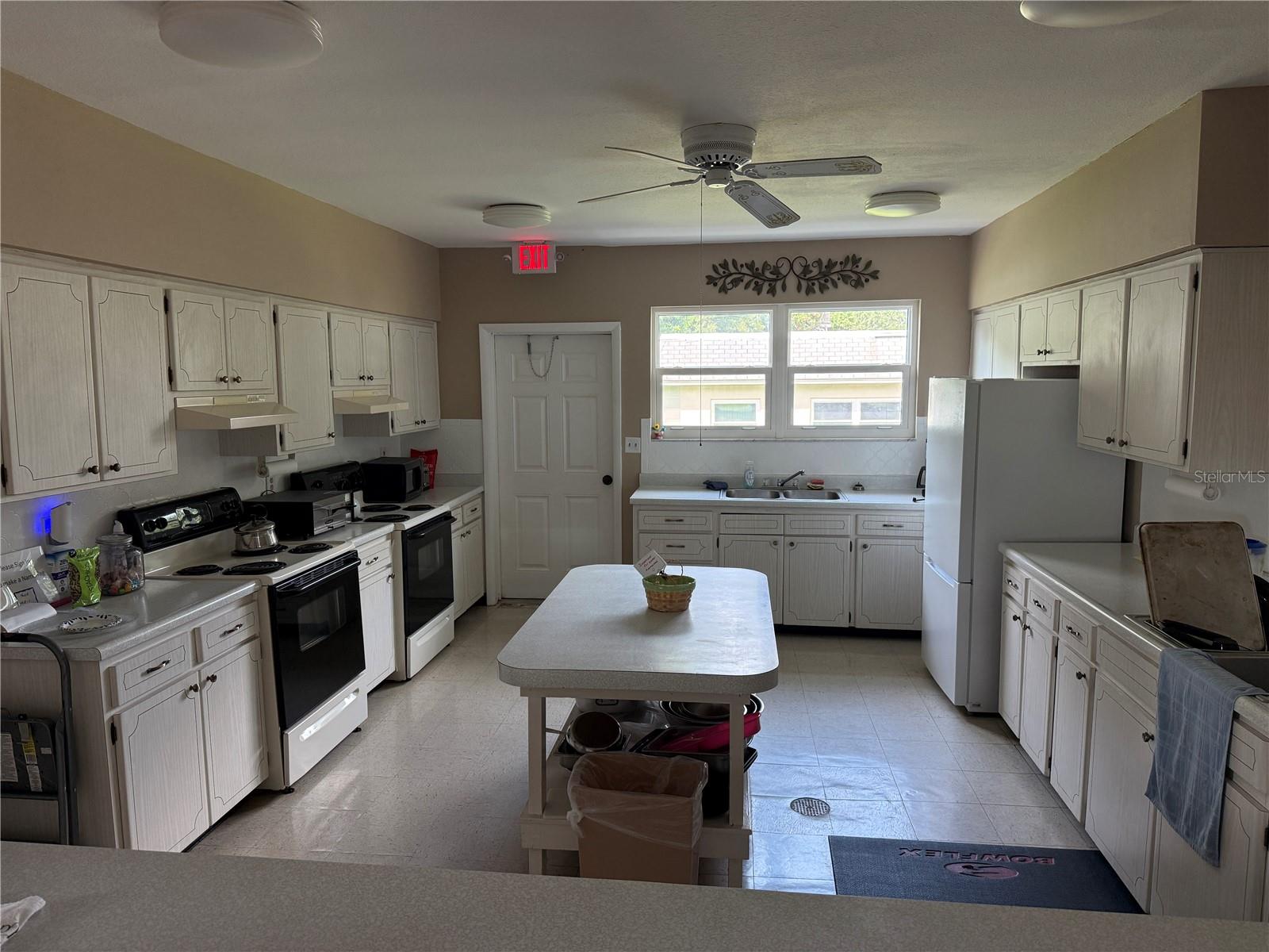1411 NORMANDY PARK DR #4 — photo 17