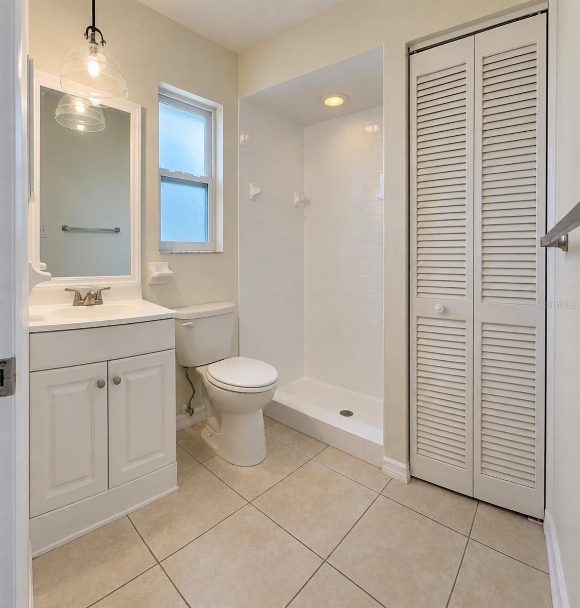 1019 HOPE ST — photo 40