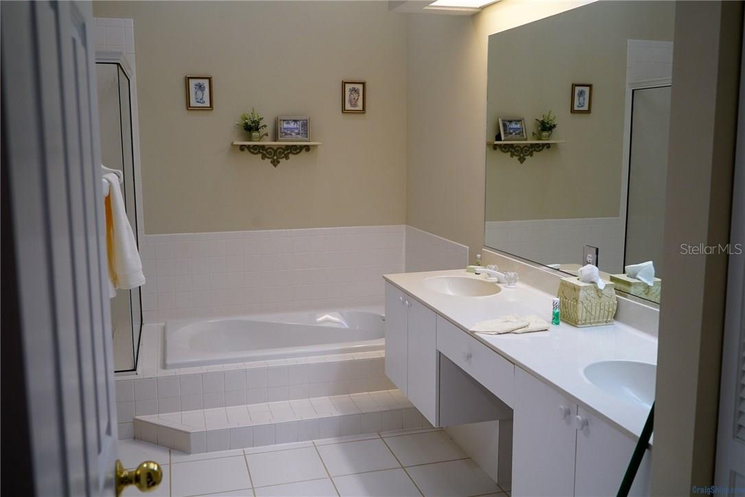8718 53RD TER E — photo 11