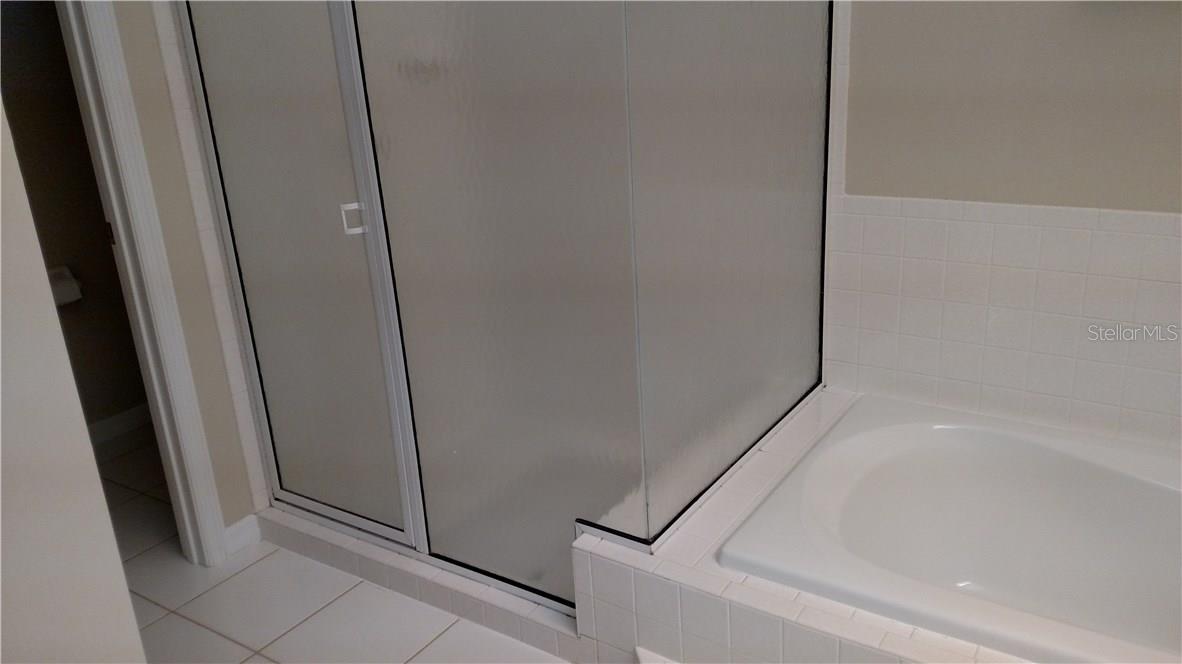8718 53RD TER E — photo 12