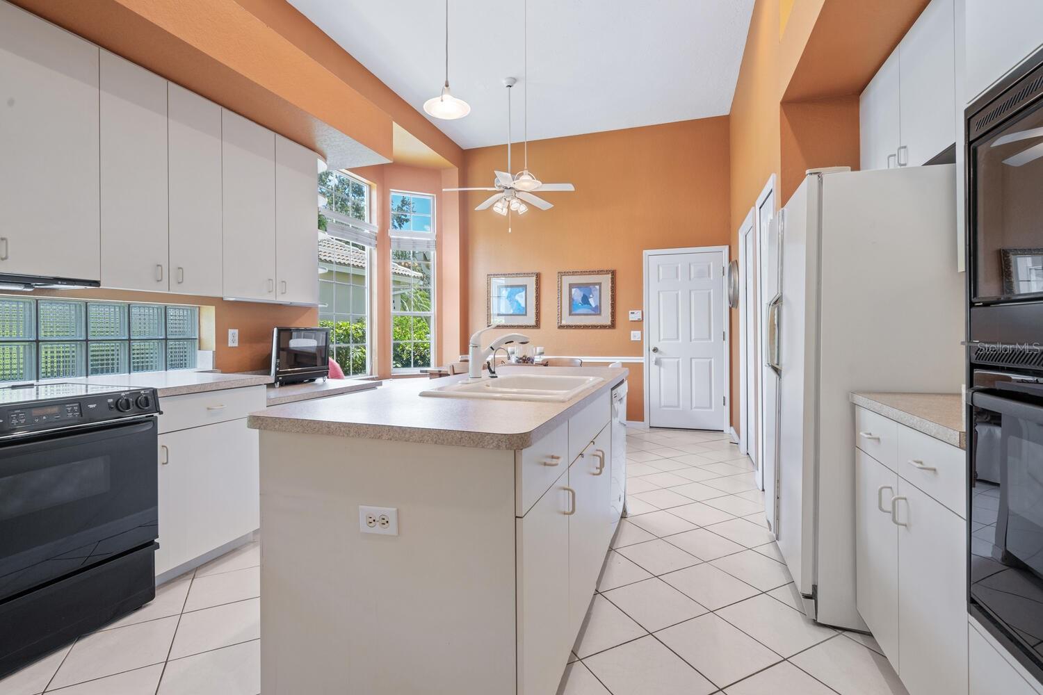4374 MIRABELLA CIR — photo 18
