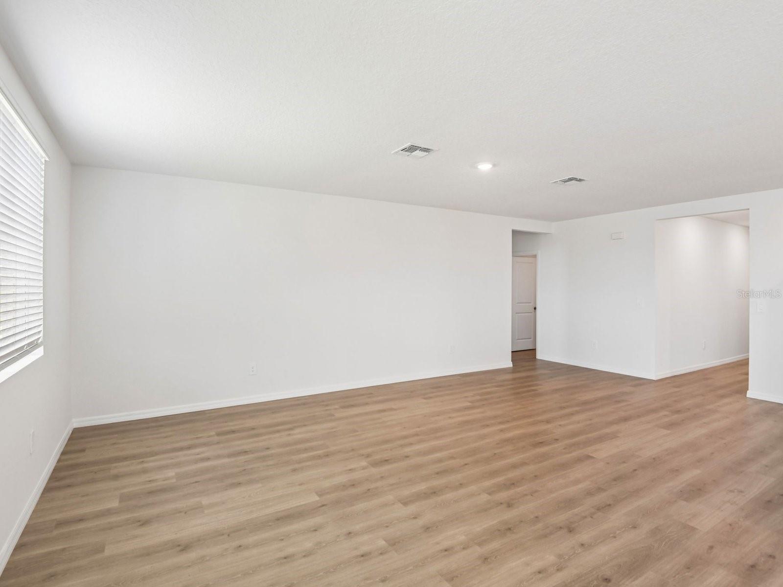 124 GENTLE RAIN LN — photo 4