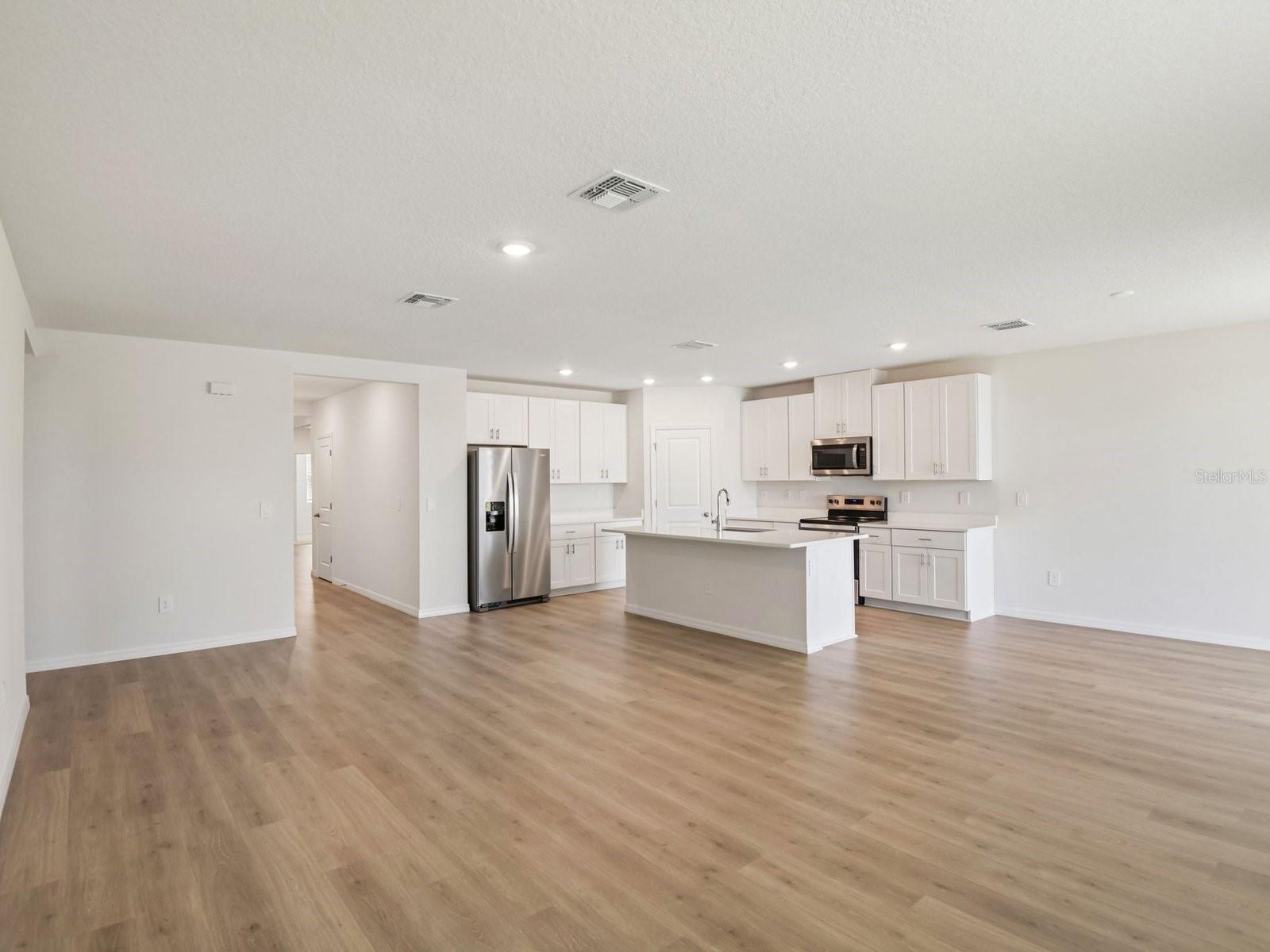 124 GENTLE RAIN LN — photo 2