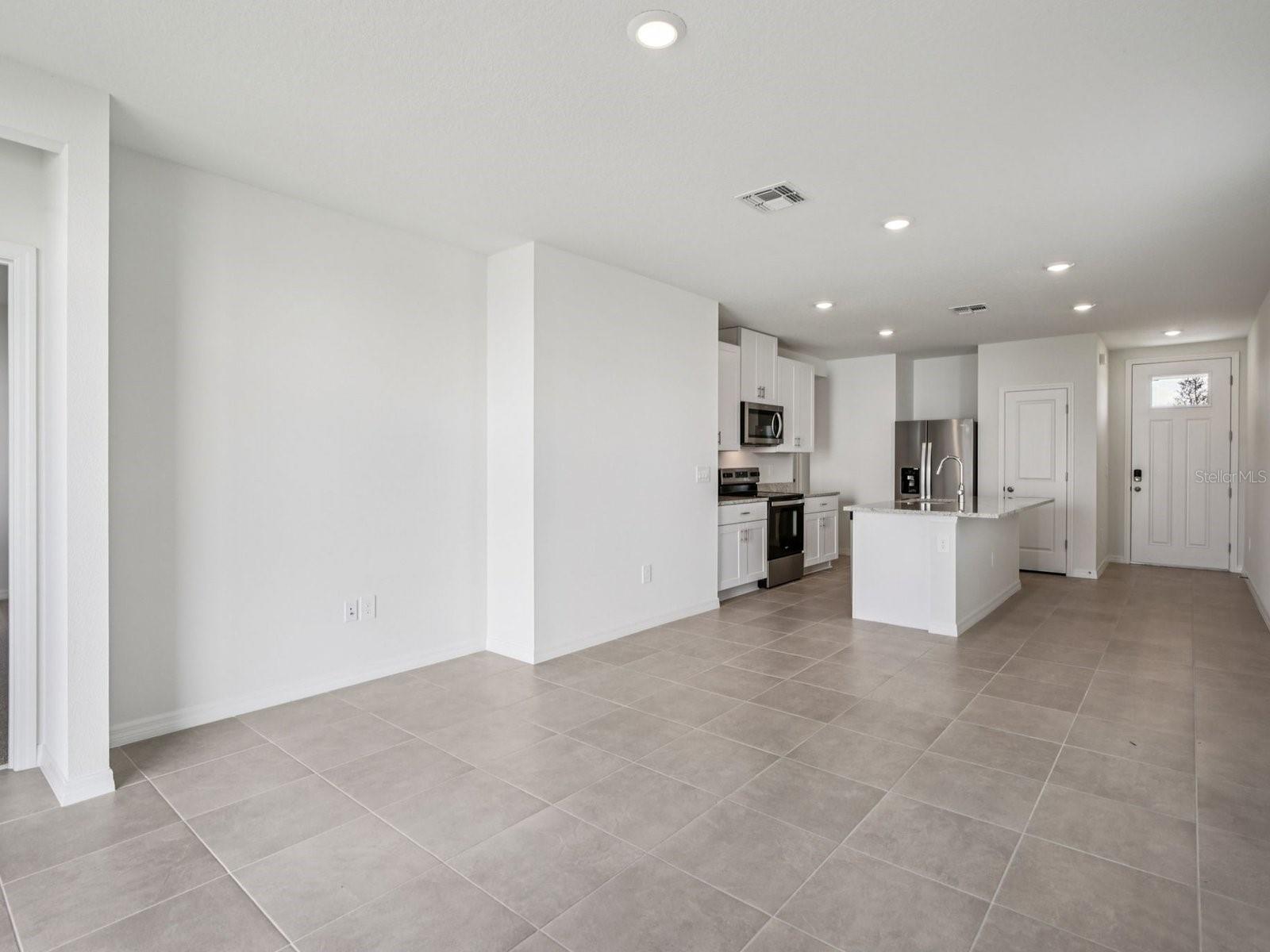 356 LAZY SHORE DR — photo 2