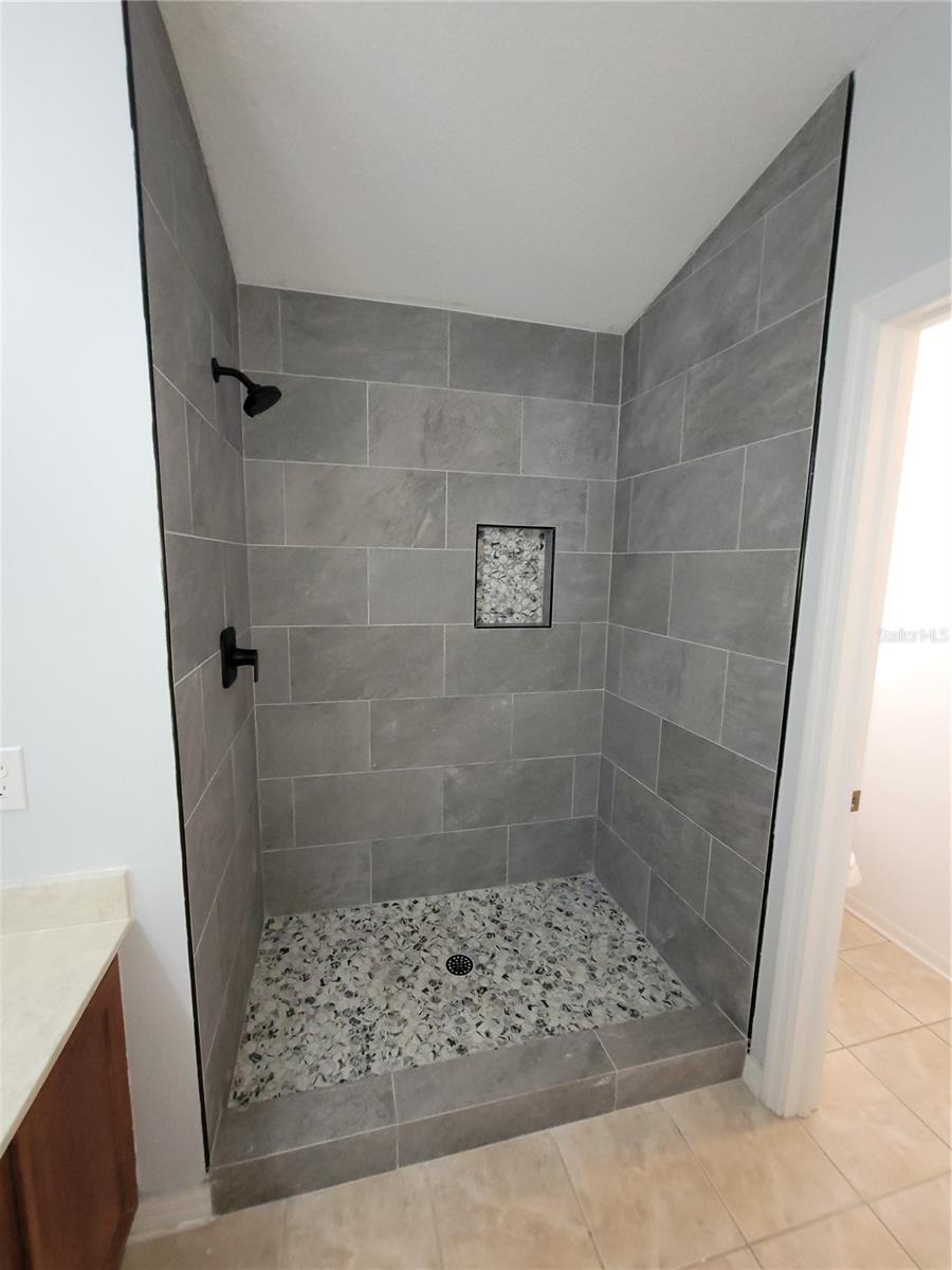 18405 KENTISBURY CT — photo 39