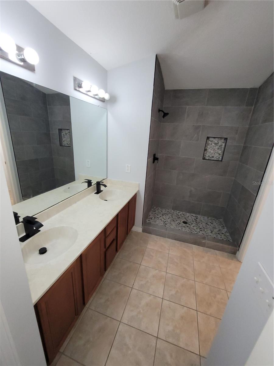 18405 KENTISBURY CT — photo 38