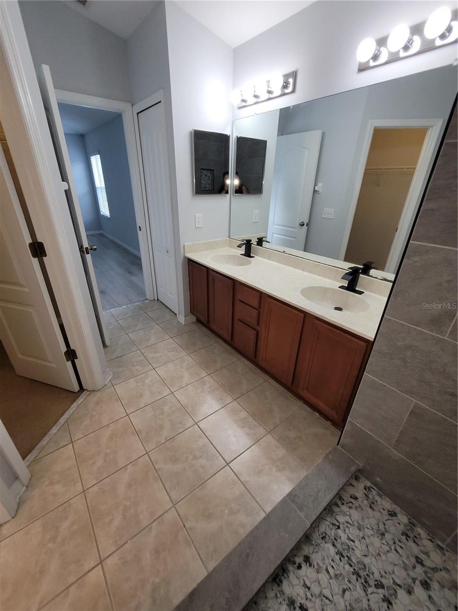 18405 KENTISBURY CT — photo 40
