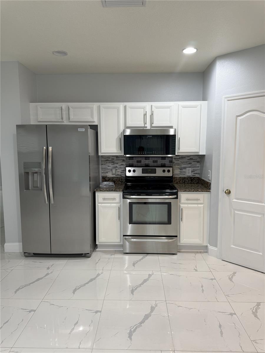 18405 KENTISBURY CT — photo 21