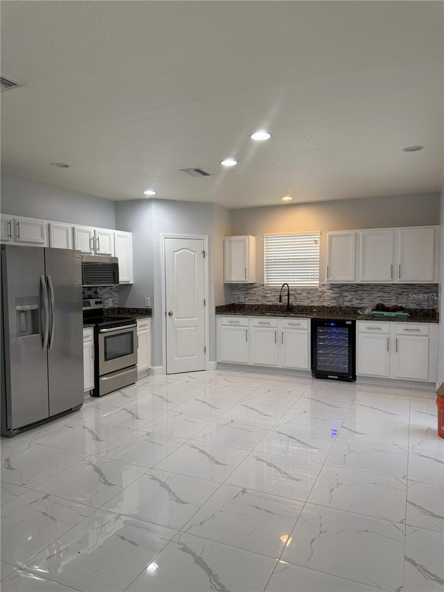 18405 KENTISBURY CT — photo 6