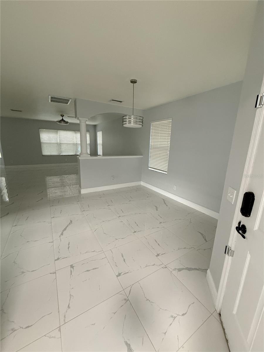 18405 KENTISBURY CT — photo 2