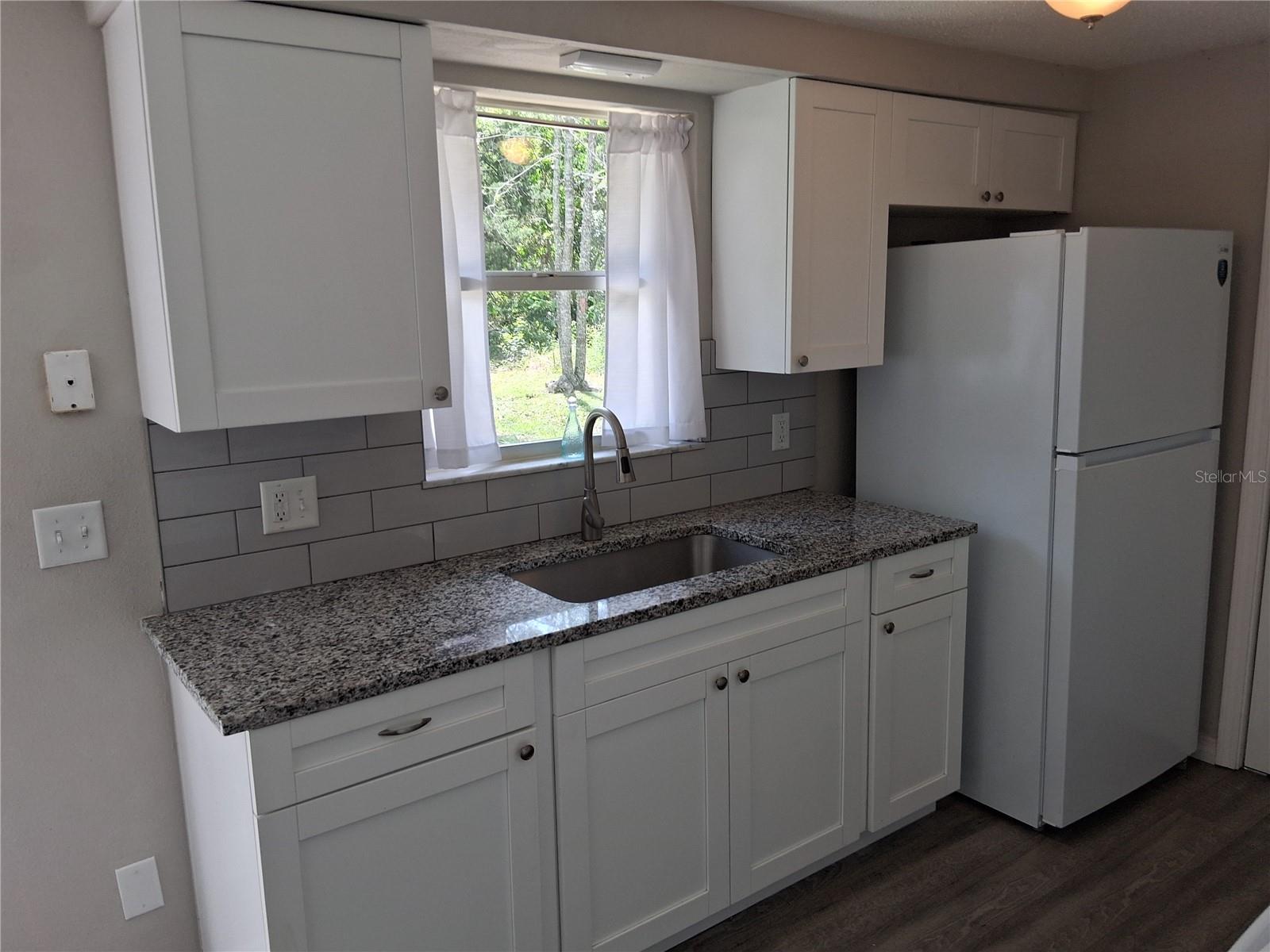 7926 GULF WAY — photo 10