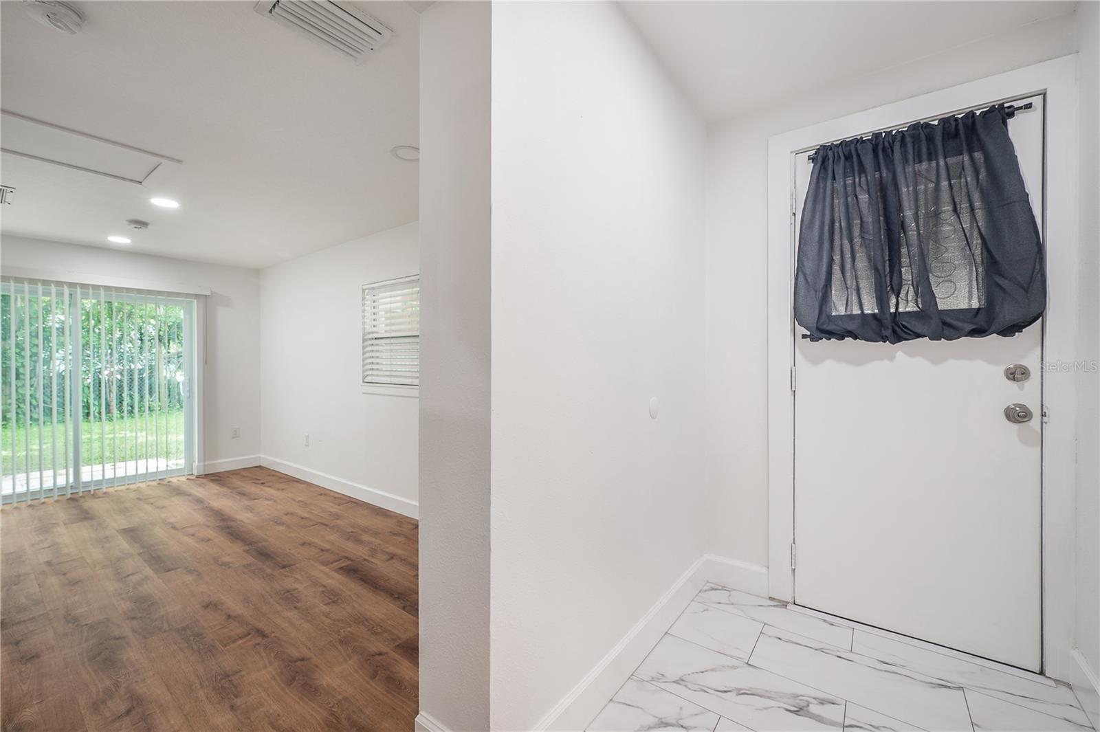 2307 E OSBORNE AVE #102 — photo 4