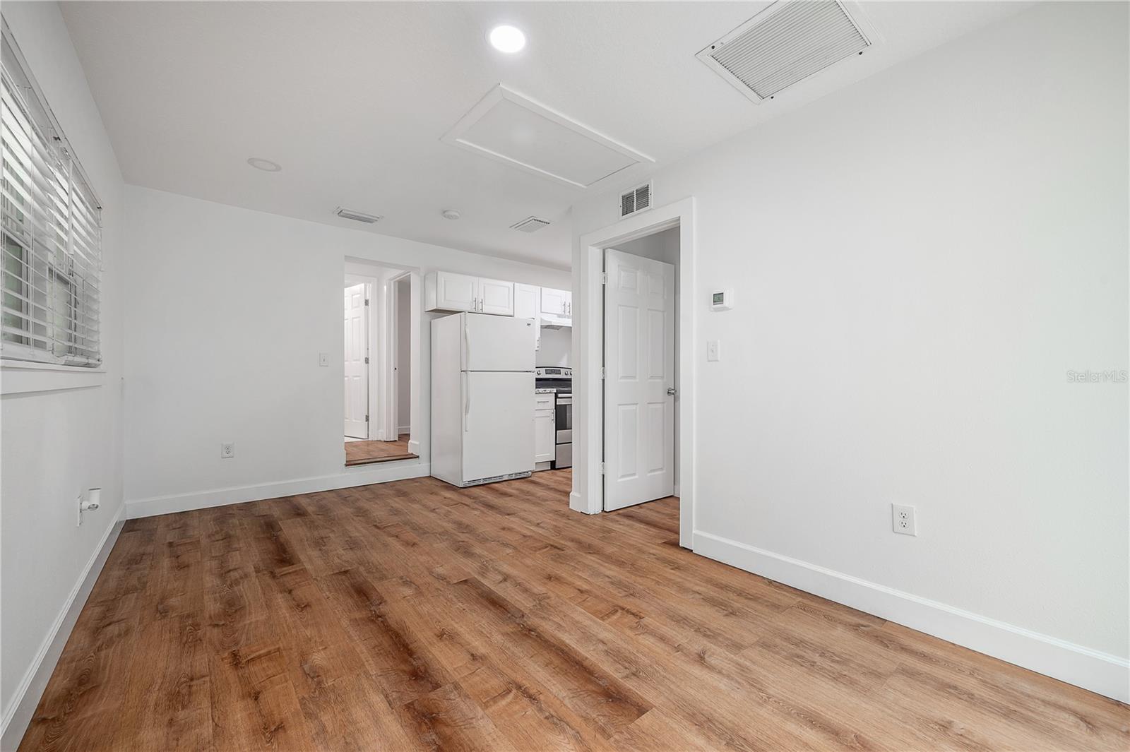 2307 E OSBORNE AVE #102 — photo 11