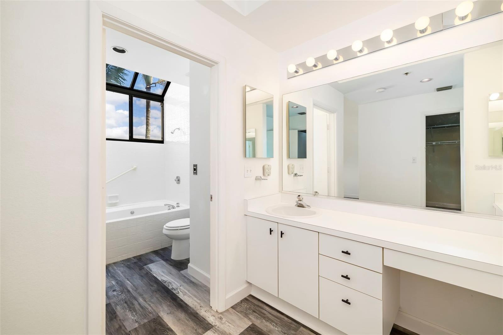 1920 HARBOURSIDE DR #1003 — photo 38