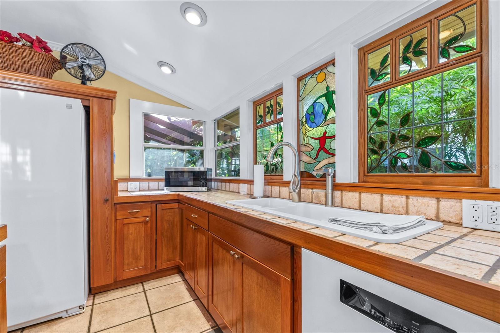 109 S WESTLAND AVE — photo 19
