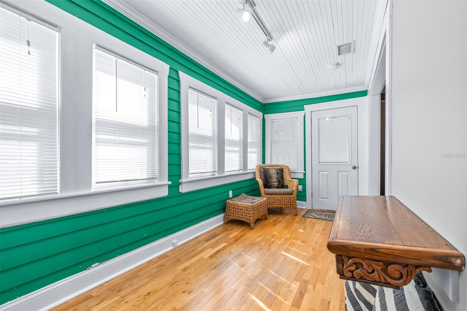 109 S WESTLAND AVE — photo 45
