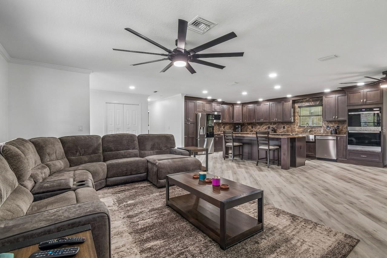 16218 FRINGE TREE DR — photo 9