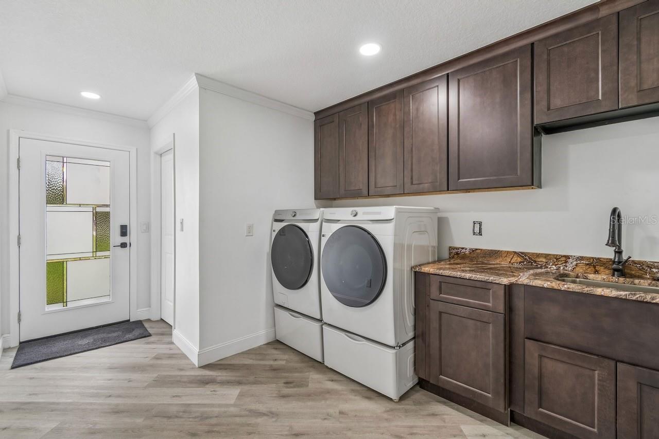 16218 FRINGE TREE DR — photo 32