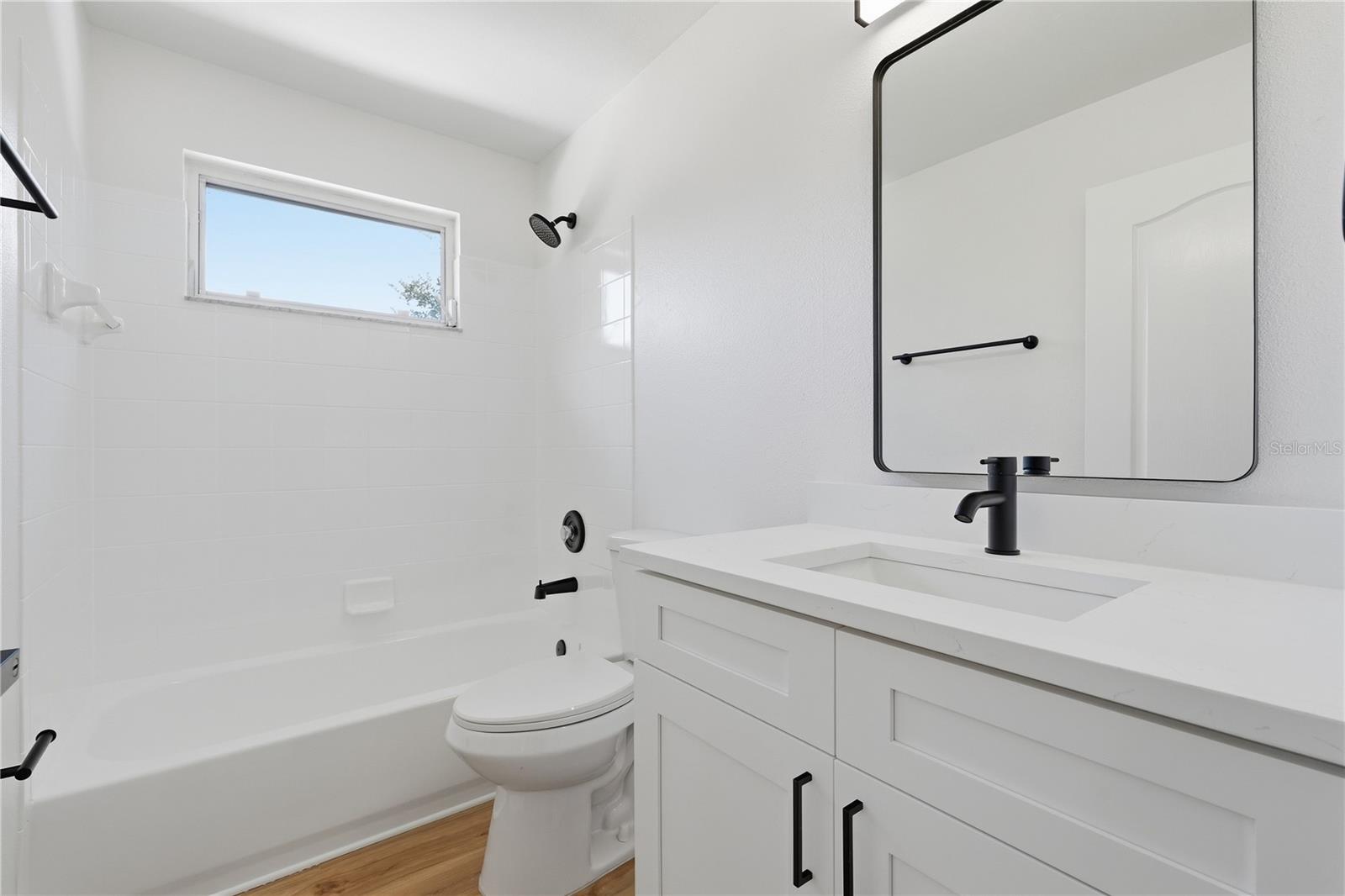 22536 LAURELDALE DR — photo 25