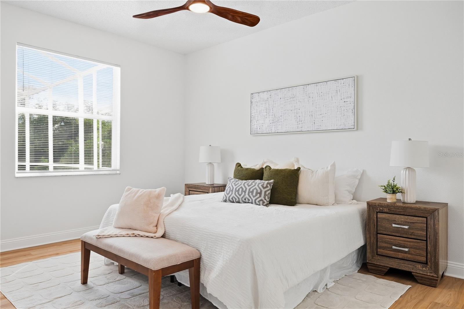 22536 LAURELDALE DR — photo 13
