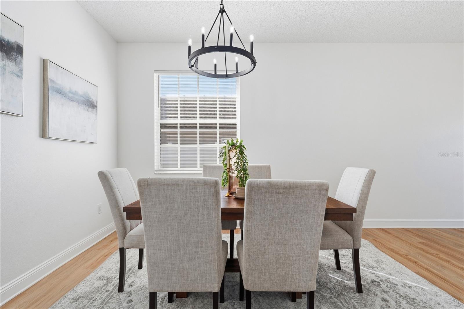 22536 LAURELDALE DR — photo 7