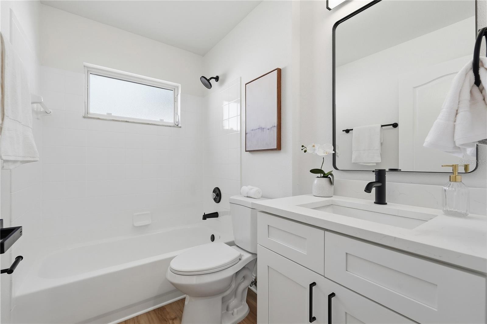22536 LAURELDALE DR — photo 19