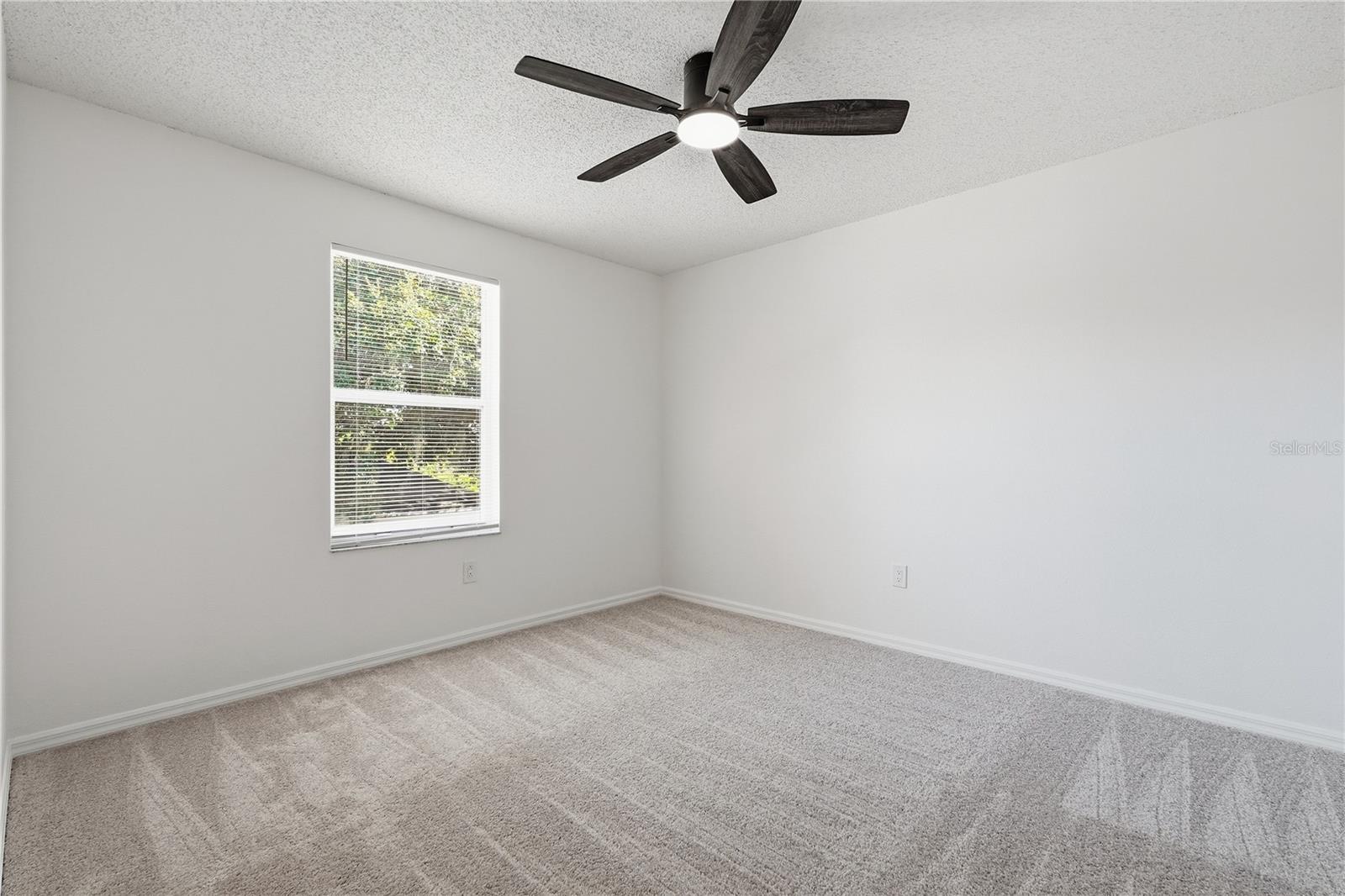 22536 LAURELDALE DR — photo 24