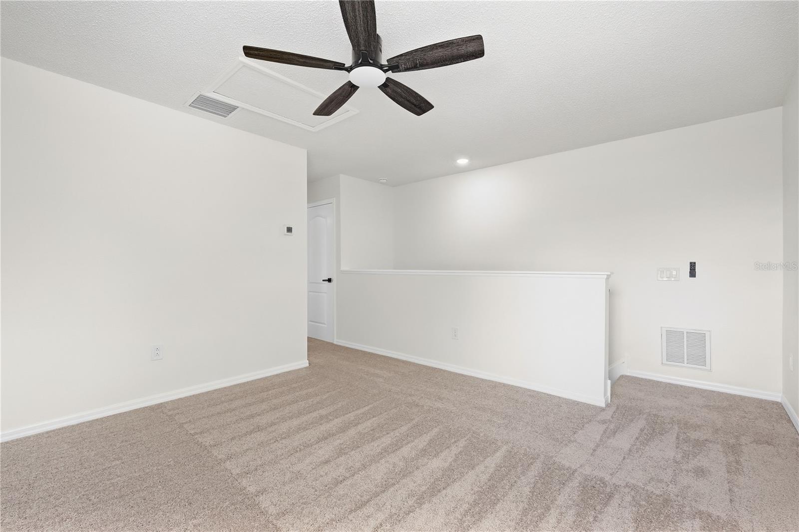 22536 LAURELDALE DR — photo 23