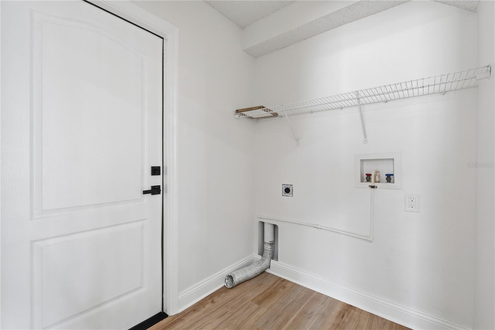 22536 LAURELDALE DR — photo 26