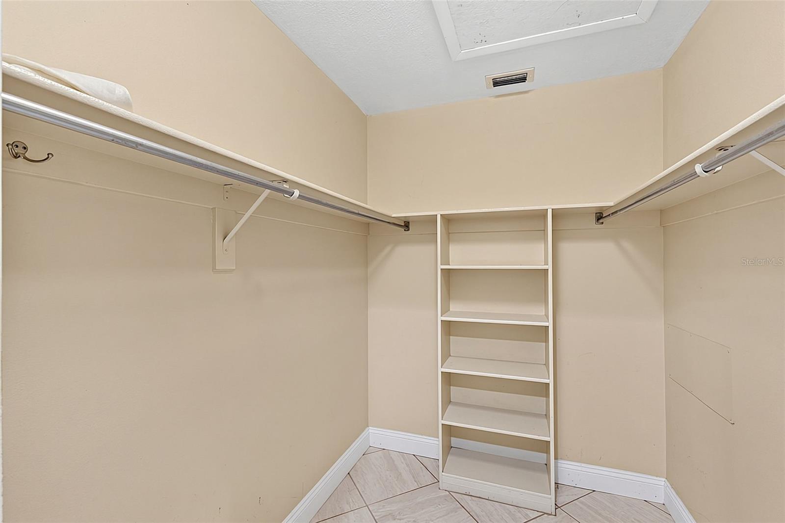 7143 WOOD CREEK DR #203 — photo 19
